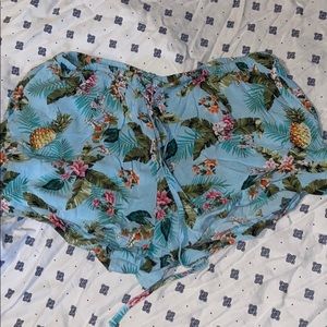 Tropical shorts